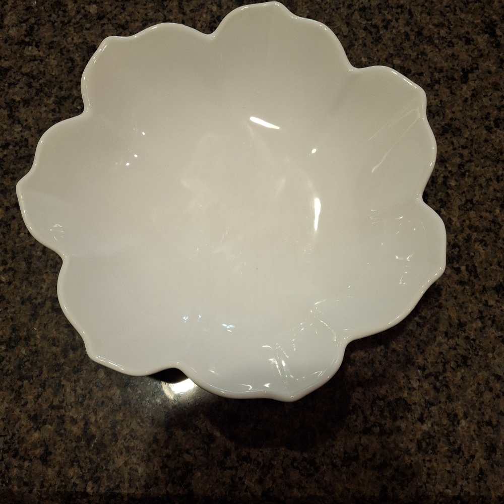 Flower shaped bowl